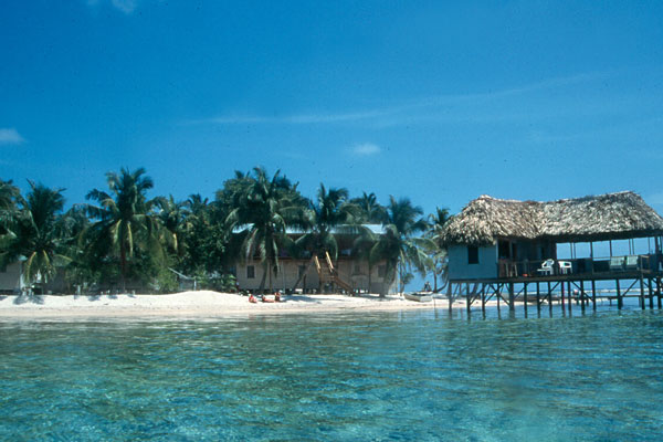 Beautiful Caribbean Blue waters Great for Diving and snorkeling.